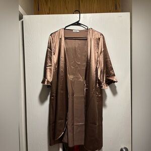 Ekouaer Ruffle Half Sleeve Satin Robe (Brown)